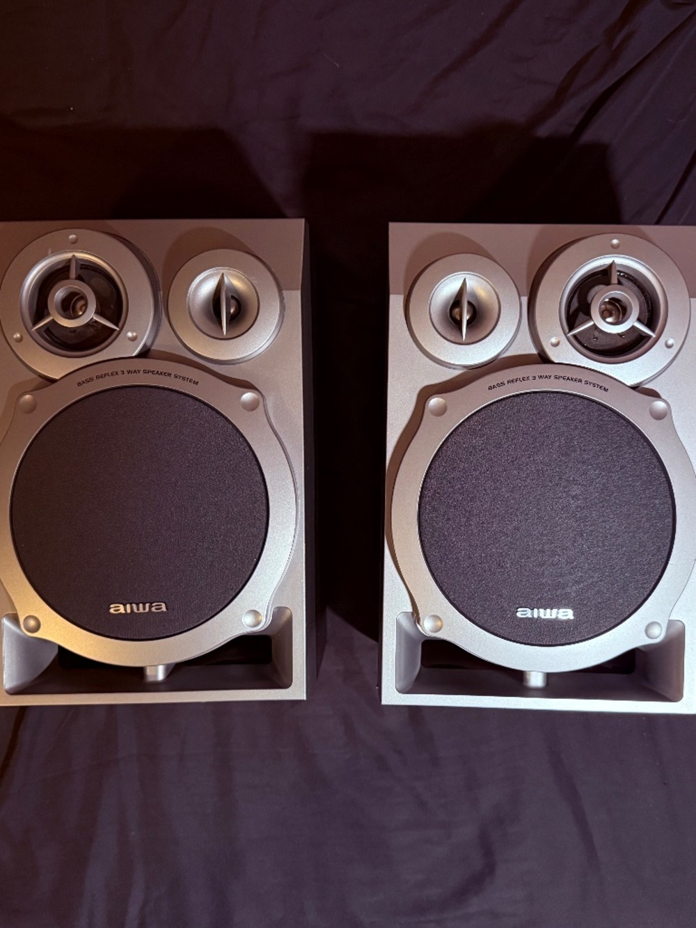 Vintage Aiwa Bass Reflex 3-Way Bookshelf Speakers Pair - 40W 6 Ohm